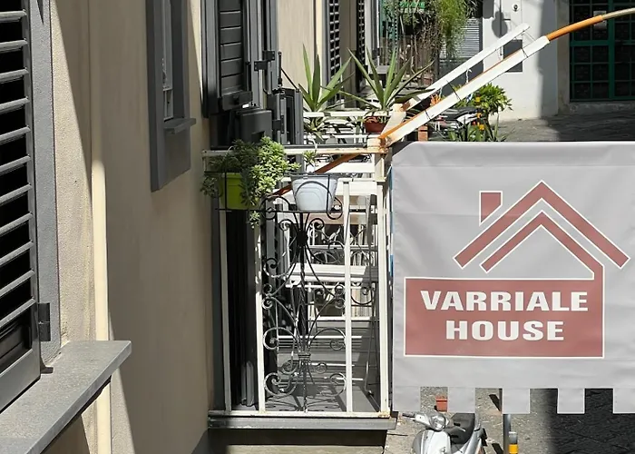 Varriale House Parking Free Small Car